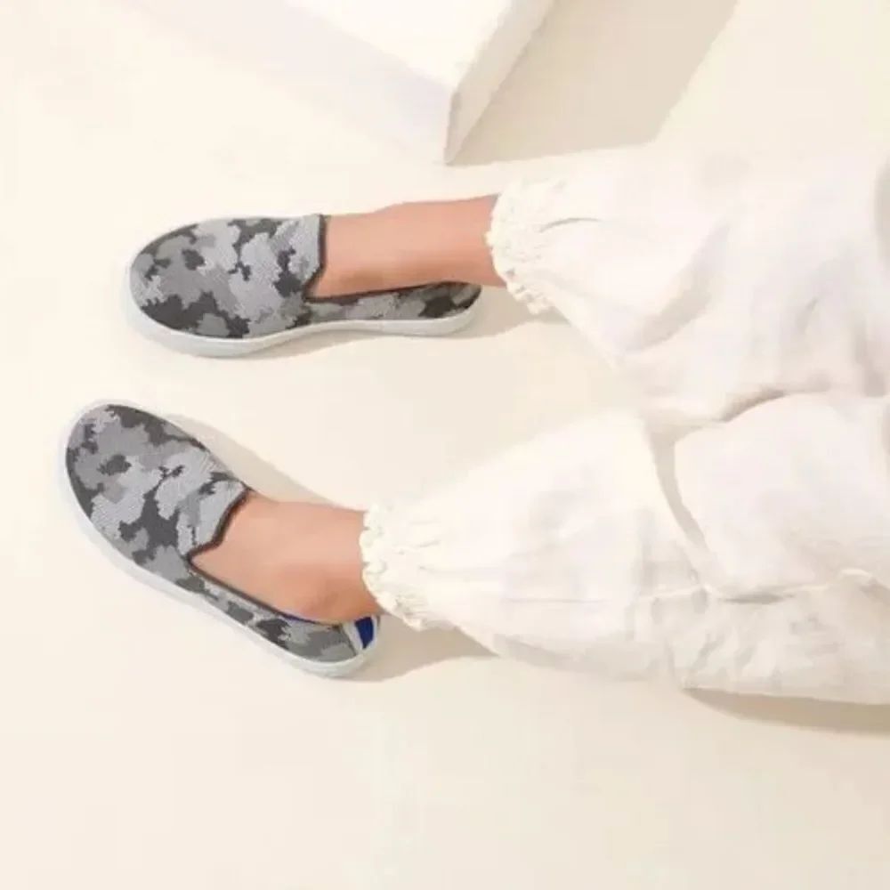 Rothy’s Kids Grey Camo Slip-On Sneaker Size 2